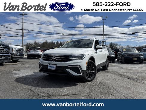Used 2022 Volkswagen Tiguan SE image 1