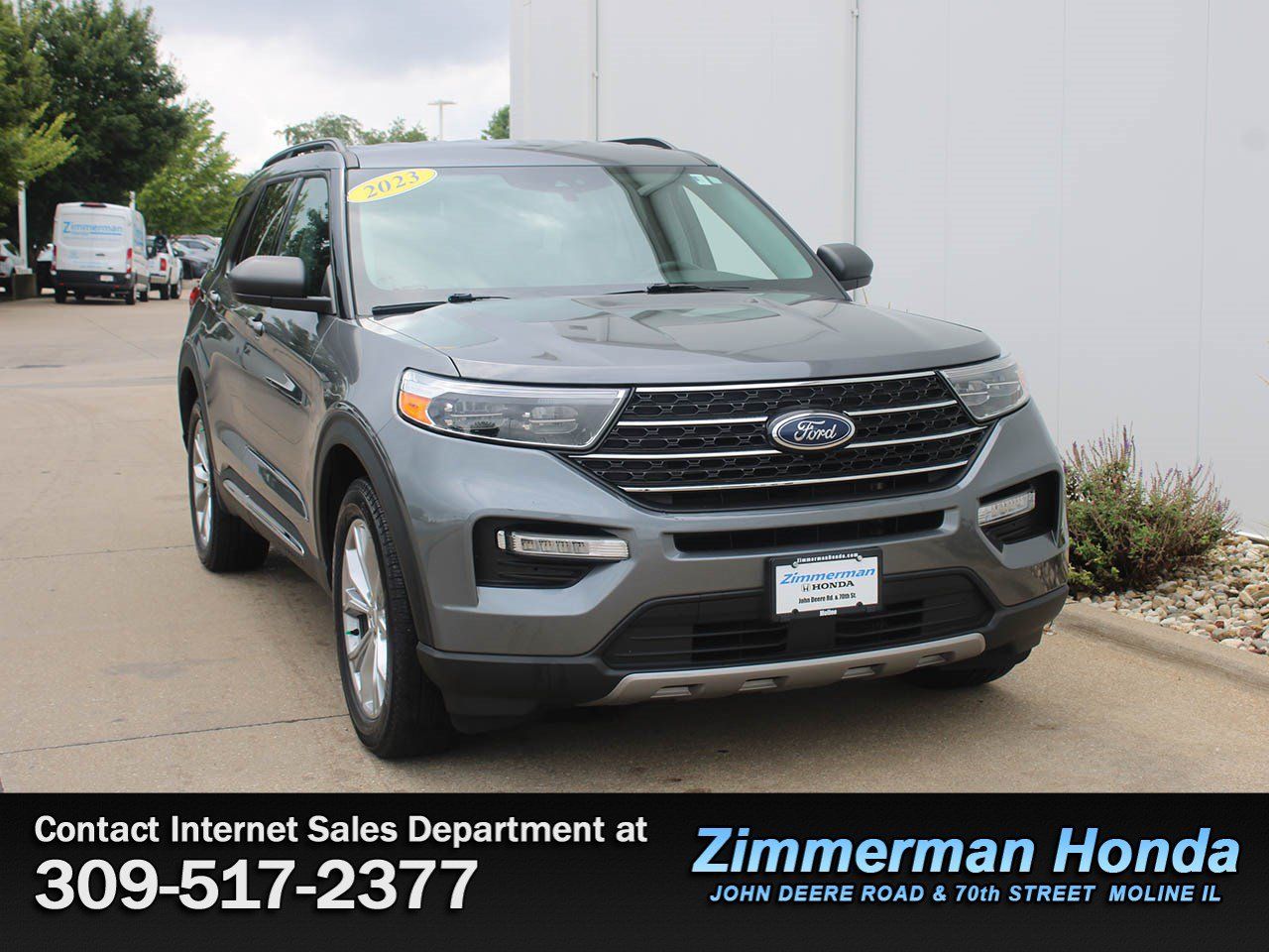 Used 2023 Ford Explorer XLT w/ Equipment Group 202A AWD/4WD image 3