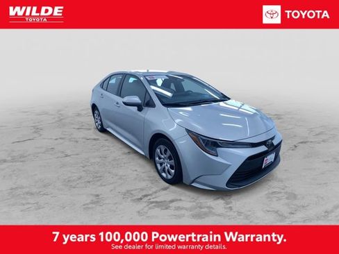 Certified 2025 Toyota Corolla LE image 3
