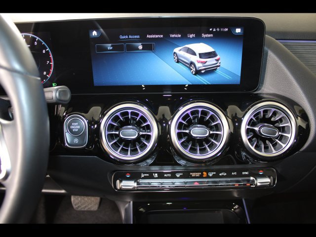Used 2023 Mercedes-Benz GLA 250 4MATIC image 25