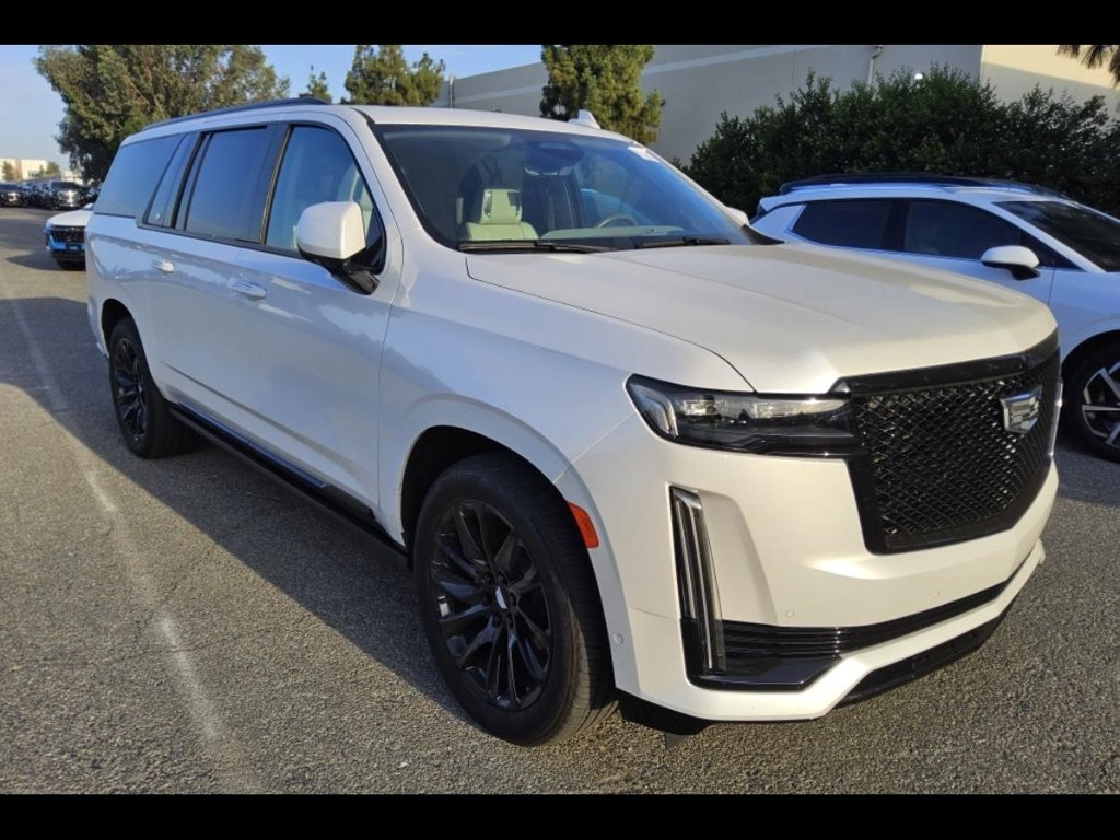 Used 2024 Cadillac Escalade ESV Sport Platinum w/ LPO, ONYX Package AWD/4WD image 6