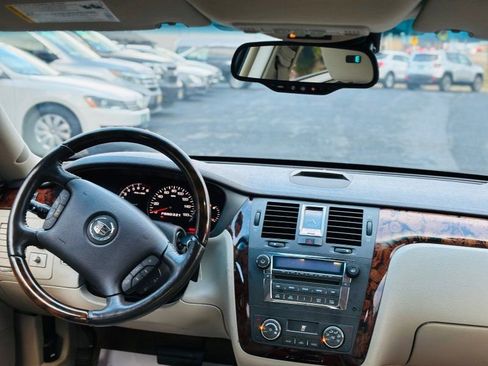 Used 2009 Cadillac DTS image 11