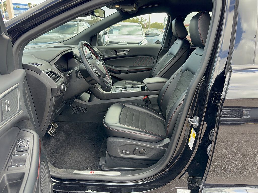 Certified 2024 Ford Edge ST-Line AWD/4WD image 12