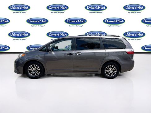 Used 2020 Toyota Sienna XLE FWD image 4