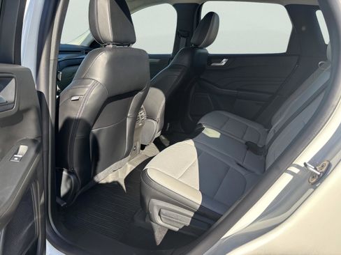 Used 2024 Ford Escape SE image 31