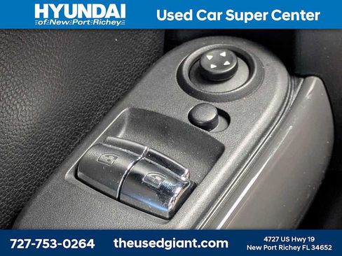 Used 2020 MINI Cooper 2-Door Hardtop FWD image 26