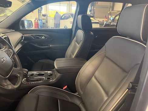 Used 2023 Chevrolet Traverse Premier w/ Redline Edition AWD/4WD image 10
