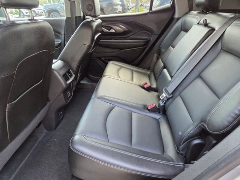Used 2024 GMC Terrain SLT image 18