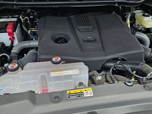 New 2025 Toyota Tundra Limited image 15