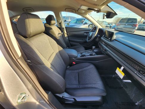 Certified 2025 Honda Accord LX image 11