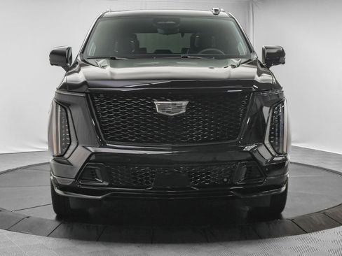 Used 2025 Cadillac Escalade V w/ LPO, ONYX Package image 2