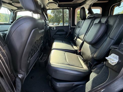 Used 2022 Jeep Wrangler Unlimited Rubicon 4xe w/ Dual Top Group image 31
