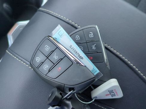 Used 2025 GMC Acadia Elevation image 34