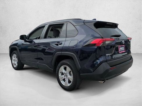 Certified 2021 Toyota RAV4 XLE w/ Convenience Package FWD image 8