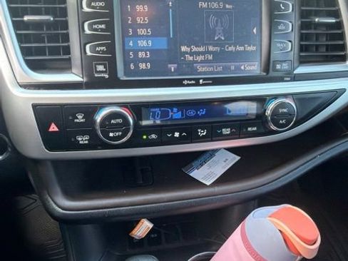 Used 2015 Toyota Highlander Limited FWD image 8