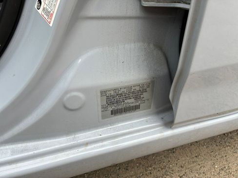 Used 2025 Nissan Versa SV image 27