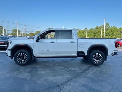 Used 2025 GMC Sierra 3500 Denali Ultimate AWD/4WD image 5