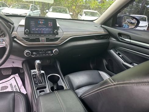 Used 2022 Nissan Altima 2.5 SL FWD image 15