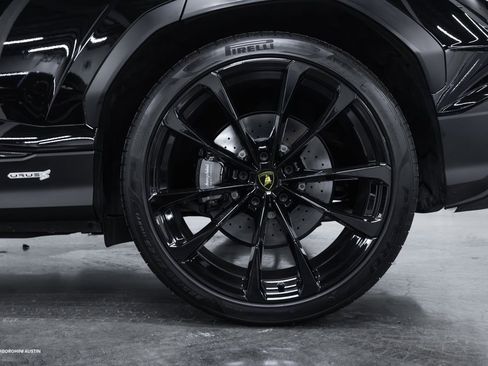 Used 2023 Lamborghini Urus S image 10