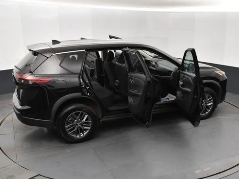 Used 2024 Nissan Rogue S image 6