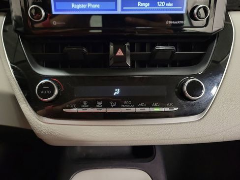Used 2022 Toyota Corolla LE FWD image 17