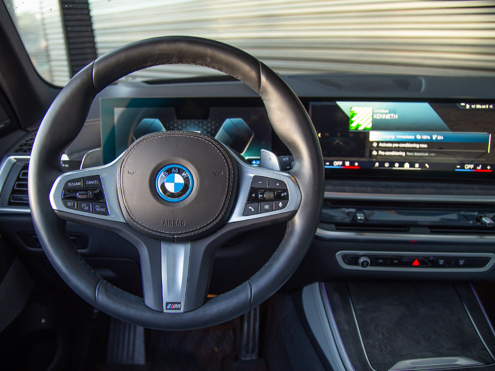 Used 2025 BMW X5 xDrive50e w/ M Sport Package AWD/4WD image 10