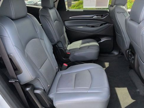 Used 2019 Buick Enclave Essence FWD image 28