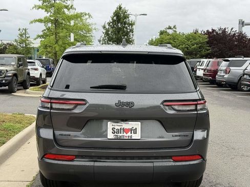 Used 2024 Jeep Grand Cherokee L Limited w/ Black Appearance Package AWD/4WD image 11