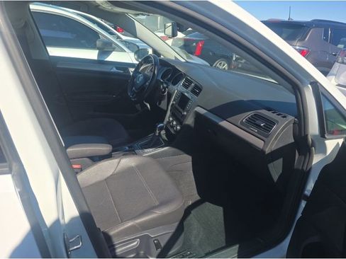 Used 2015 Volkswagen e-Golf SEL Premium image 27