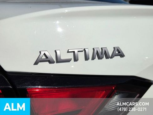 Used 2025 Nissan Altima 2.5 SV image 11