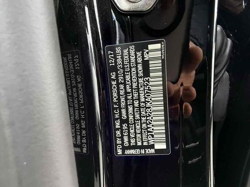 Used 2018 Porsche Cayenne Platinum Edition image 27