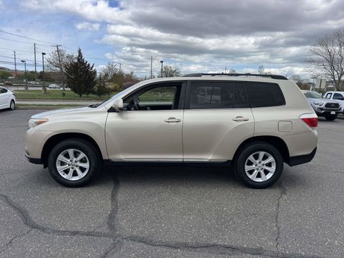 Used 2013 Toyota Highlander Plus image 7