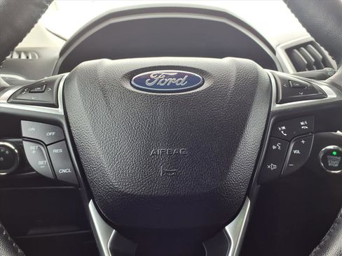 Used 2022 Ford Edge SEL w/ Convenience Package image 15