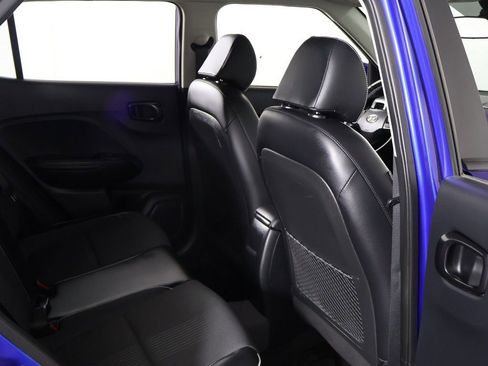 Used 2022 Hyundai Venue Limited FWD image 27