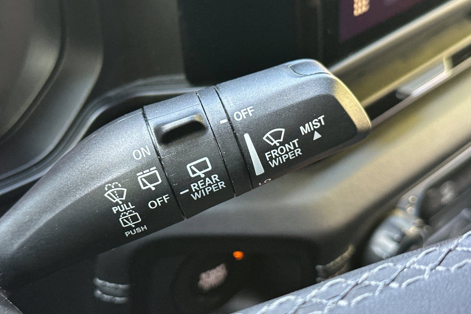 Used 2025 Jeep Wrangler Unlimited Rubicon AWD/4WD image 34