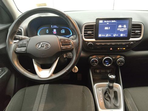 Used 2023 Hyundai Venue SEL image 22