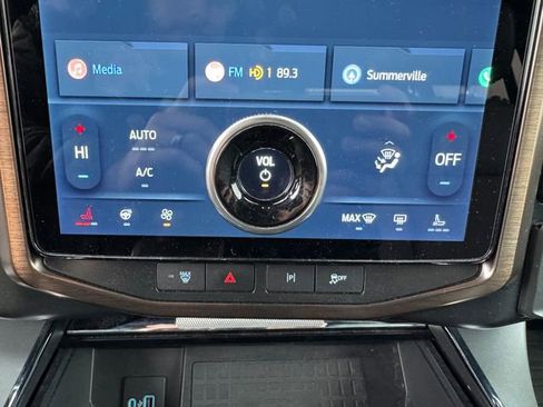 Used 2022 Ford F150 Lightning Lariat image 22