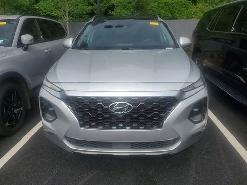 Used 2019 Hyundai Santa Fe Limited FWD image 2