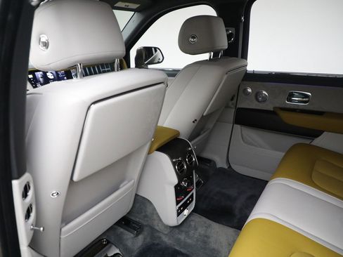 Certified 2025 Rolls-Royce Cullinan image 25
