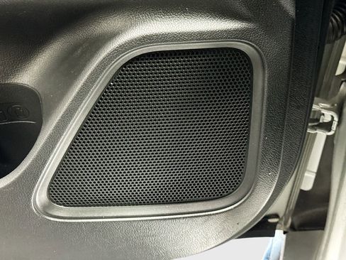 Used 2022 Mitsubishi Outlander LE image 15