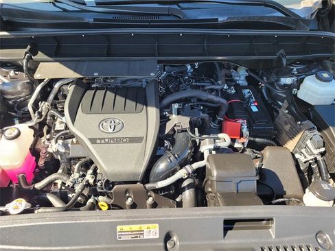 Used 2023 Toyota Highlander LE image 31