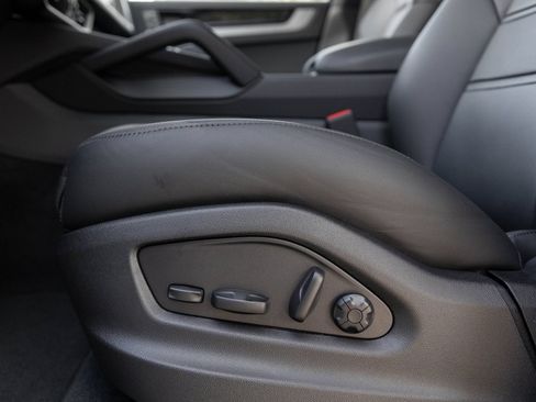 Certified 2026 Porsche Cayenne Coupe AWD/4WD image 23
