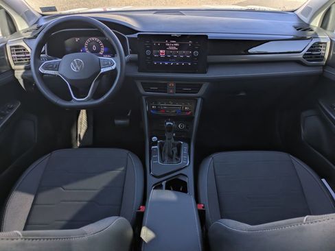 New 2026 Volkswagen Taos SE image 15