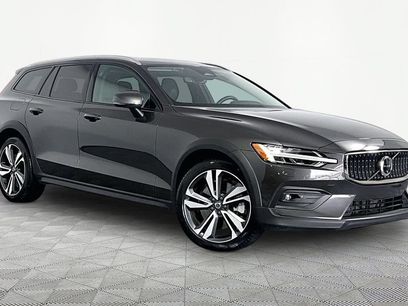 Used 2025 Volvo V60 B5 Cross Country Plus
