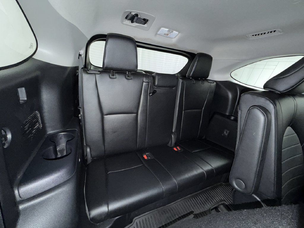 Certified 2024 Toyota Highlander XLE AWD/4WD image 10