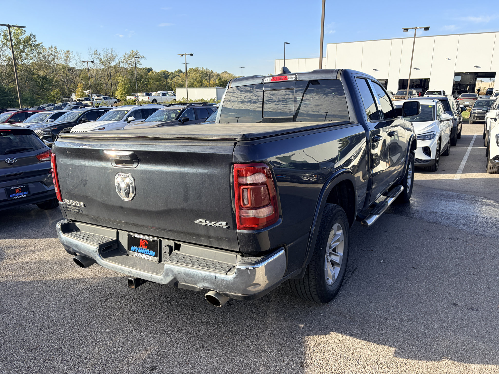 Used 2019 RAM 1500 Laramie AWD/4WD image 5