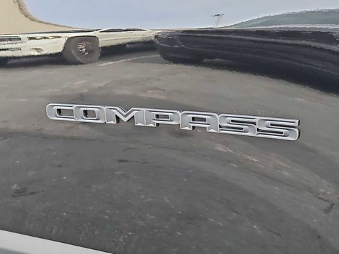 New 2026 Jeep Compass Latitude image 13