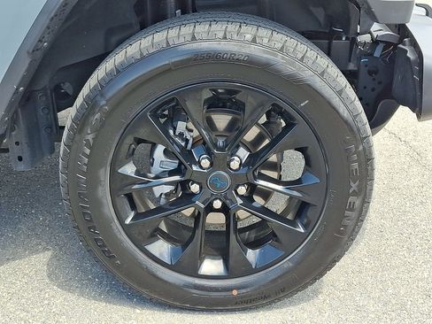Used 2025 Jeep Wrangler Unlimited Sahara AWD/4WD image 8