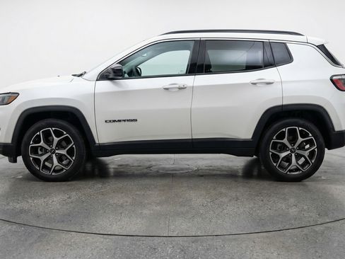 Used 2025 Jeep Compass Limited AWD/4WD image 5