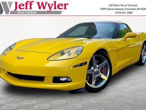 Used 2007 Chevrolet Corvette Coupe w/ Performance Package RWD image 1
